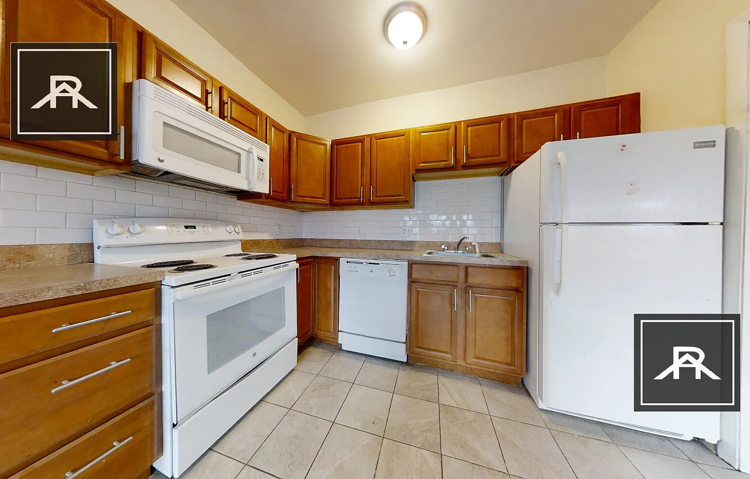 3 bed, 1.5 bath, $4,100 — Photo 1