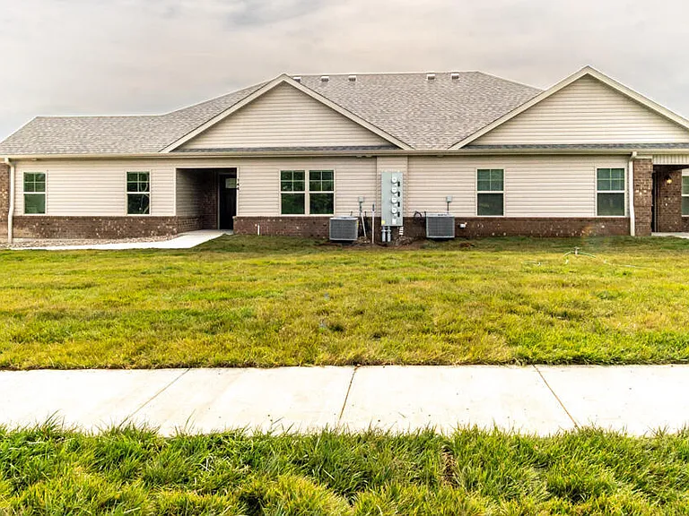 182 Garden Gate Dr — Photo 1