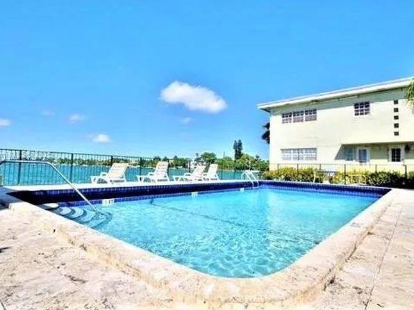 8540 Byron Ave APT 1B