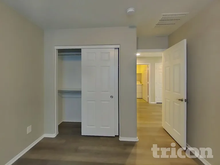 323 N 56th Pl — Photo 15