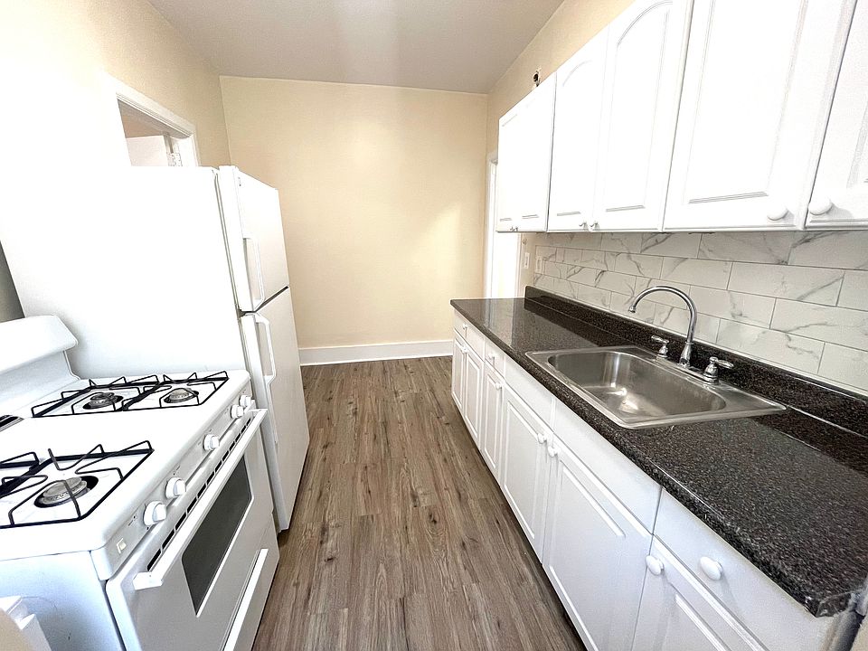 1st image of 21-05 38th St #2J