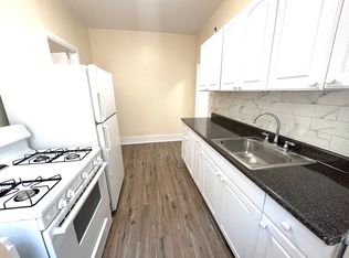 21-05 38th St #2J, Astoria, NY 11105