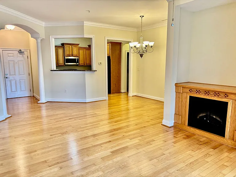 5215 Center St #105 — Photo 7