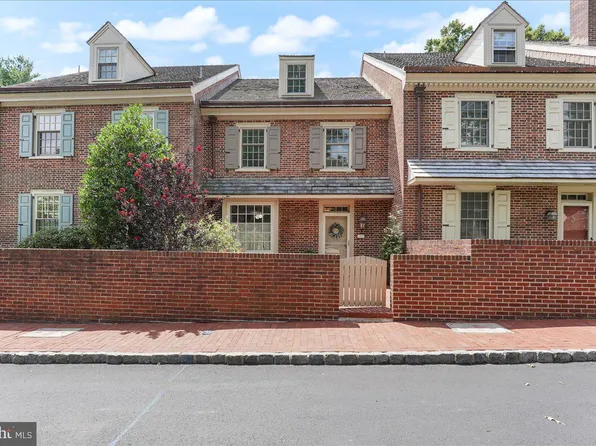 102 Willowmere Ln, Ambler, PA 19002