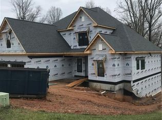 5392 Summer Hill Ln, Winston Salem, NC 27106