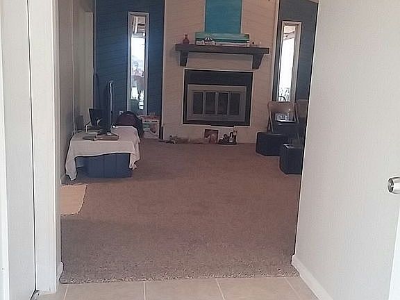 tile foyer, LR carpet