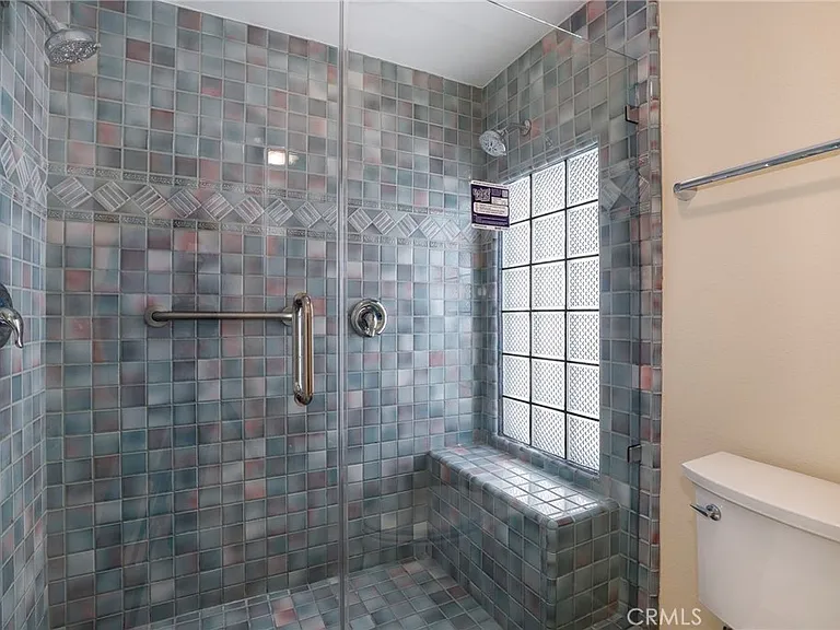 20017 Hemmingway St — Photo 31