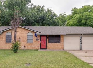 802 Broadway Ave, Euless, TX 76040