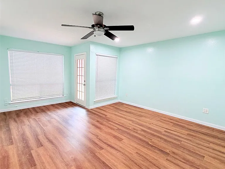 8914 Beau Monde Dr — Photo 11