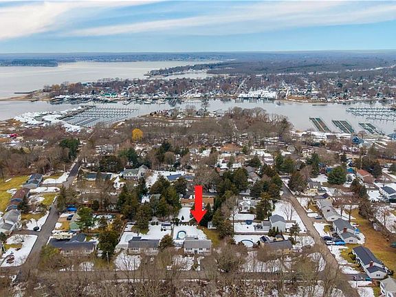 4th image of 21 Hampton Ave