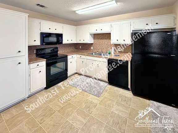 3rd image of 6630 Lexington Dr