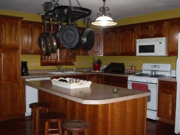2nd image of 814 Moody Ln