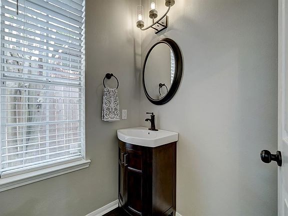 4th image of 1714 Mills Creek Ct