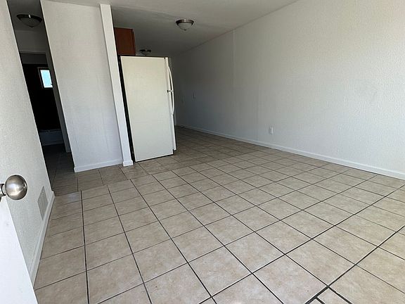 2nd image of 316 Pennsylvania St NE APT 4
