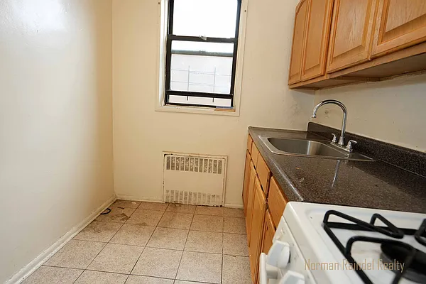 Rented by Norman Raindel, LREB | media 11
