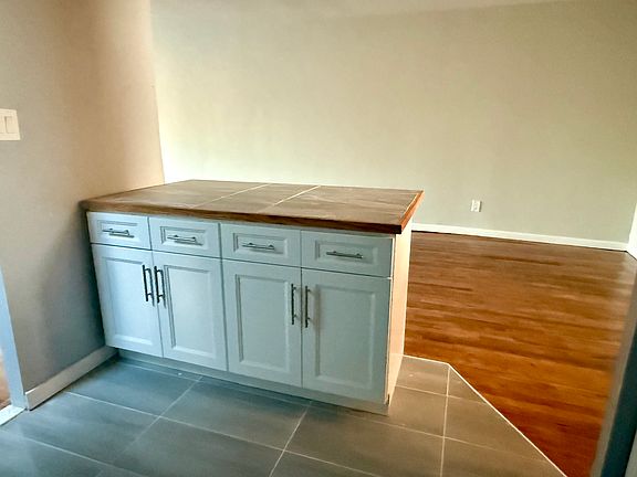 3rd image of 2046 Bergen Ave APT 3