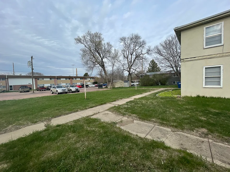 614 E 11th Ave