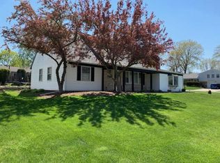 1717 Sutton Ln, Schaumburg, IL 60194