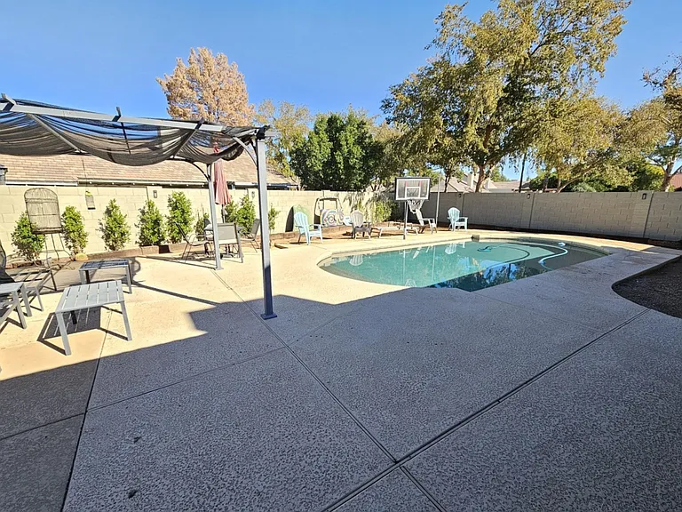 462 E Merrill Ave — Photo 5