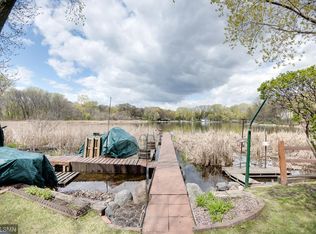 1215 W Medicine Lake Dr, Plymouth, MN 55441