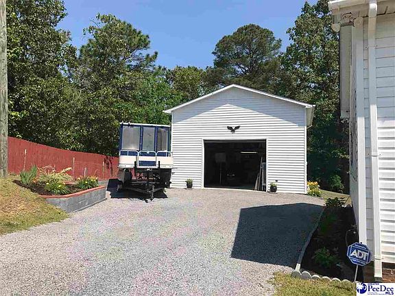4th image of 1925 Beaverdam Dr