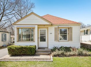 2131 N 117th St, Wauwatosa, WI 53226