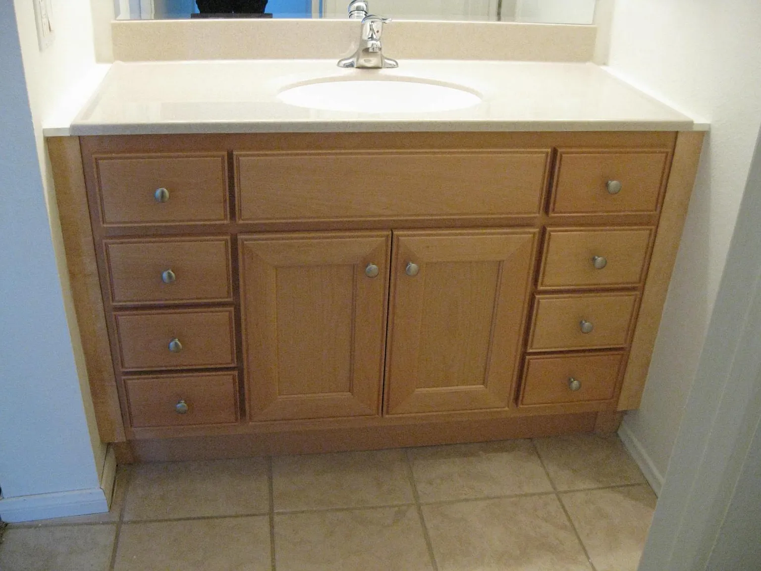 2 bed, 726 sqft, $2,300 — Photo 2