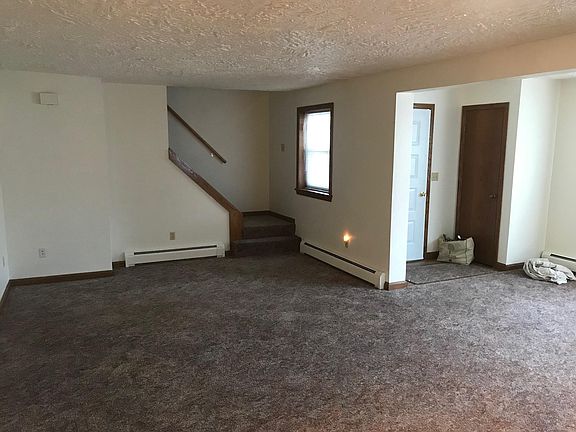 3rd image of 316 Blackstone Dr