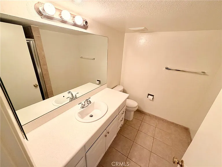 402 Avenida Granada #A — Photo 9