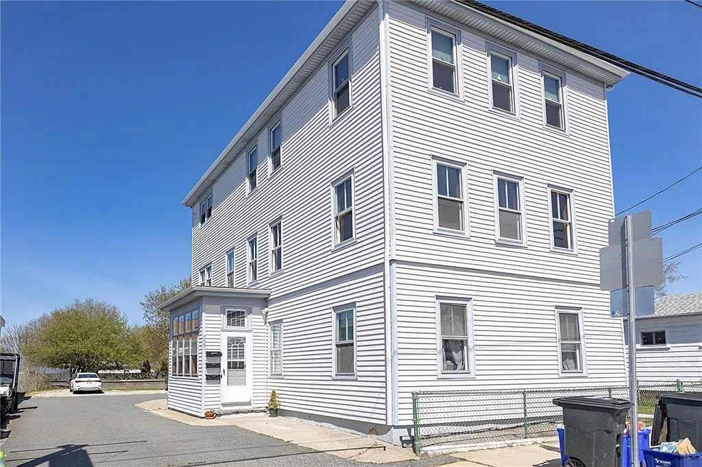 Building Photo - 143 Main Rd #2