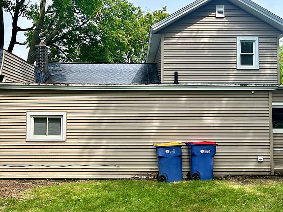 4th image of 52 Caledonia St NE