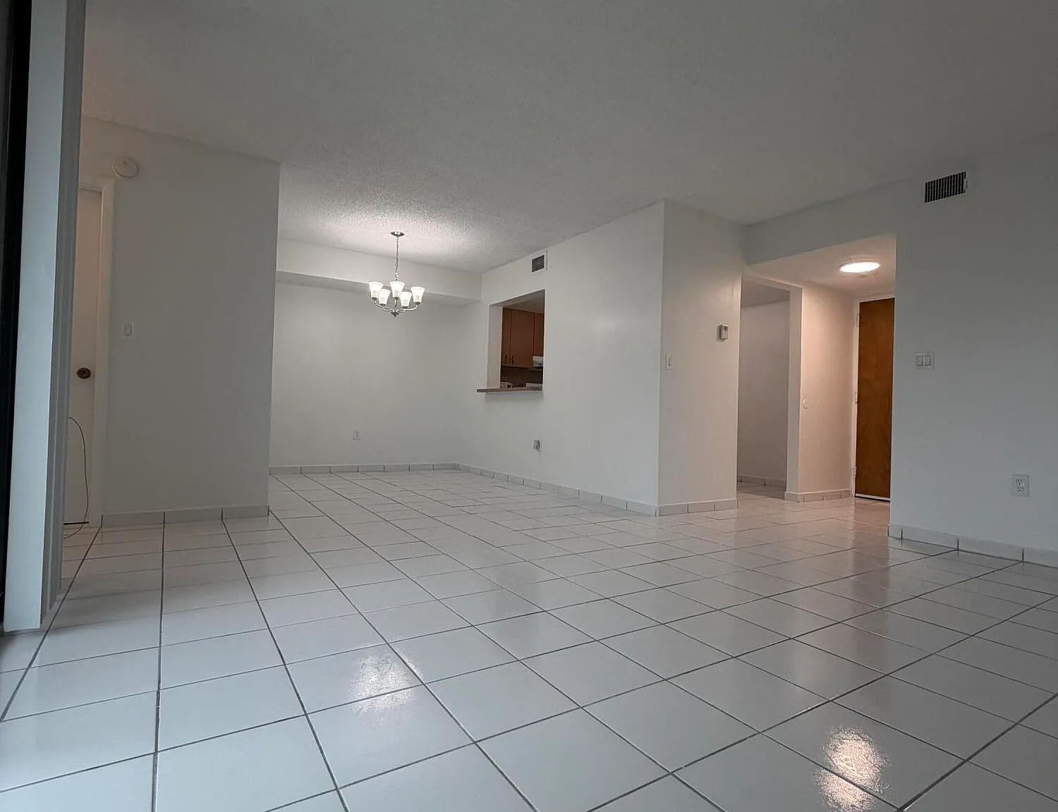 2 bed, 2.0 bath, 910 sqft, $2,200 — Photo 3