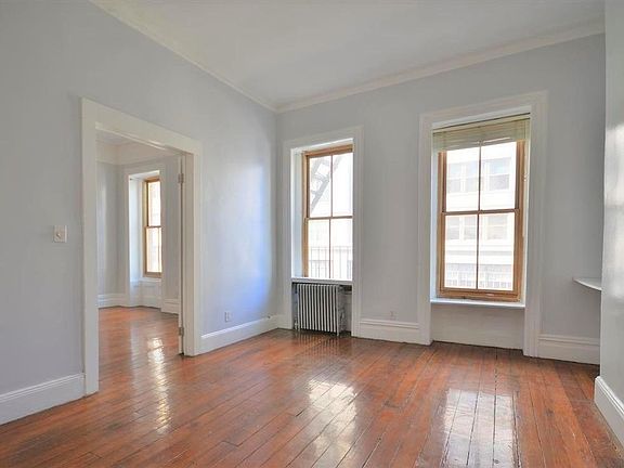 3rd image of 18 N Moore St #4F3