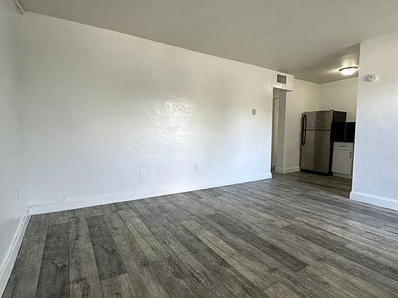 4th image of 1545 NW 8th Ave APT 304