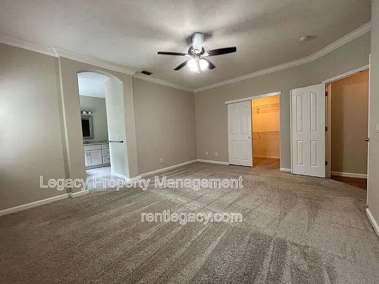 523 Cascade Dr — Photo 12
