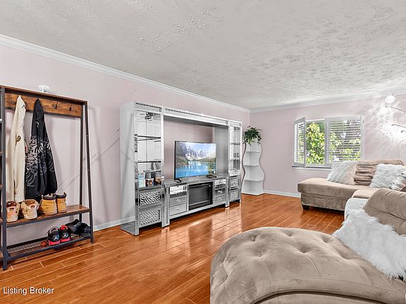 5th image of 4825 Sherburn Ln Unit 307B