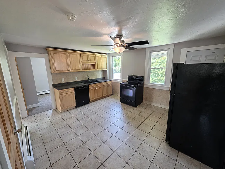  1573 Centerville Rd 2ndflr 3b/1b Heatincluded Balcony! Freshpaint — Photo 1