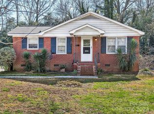 1422 Woodhill Ln, Charlotte, NC 28205