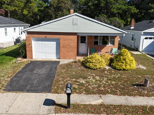 94 Orlando Boulevard, Toms River, NJ 08757
