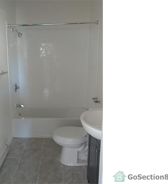 2nd image of 1566 Chapel St #2
