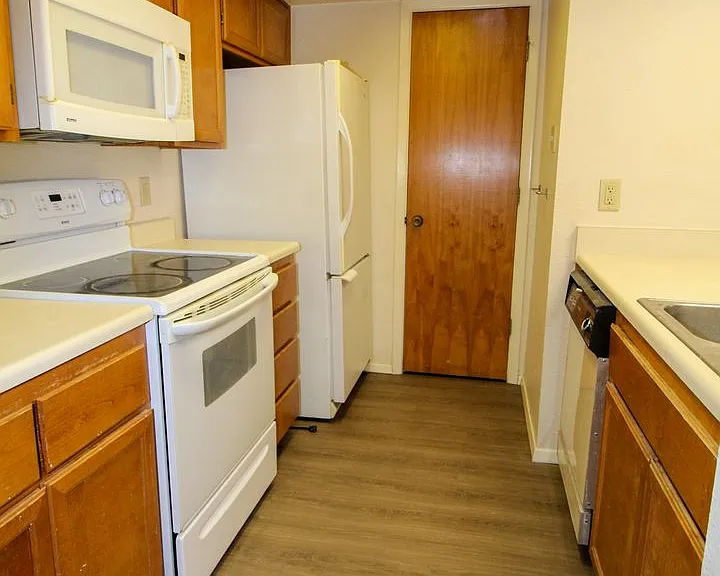 7465 Stoney Hl #13C — Photo 8