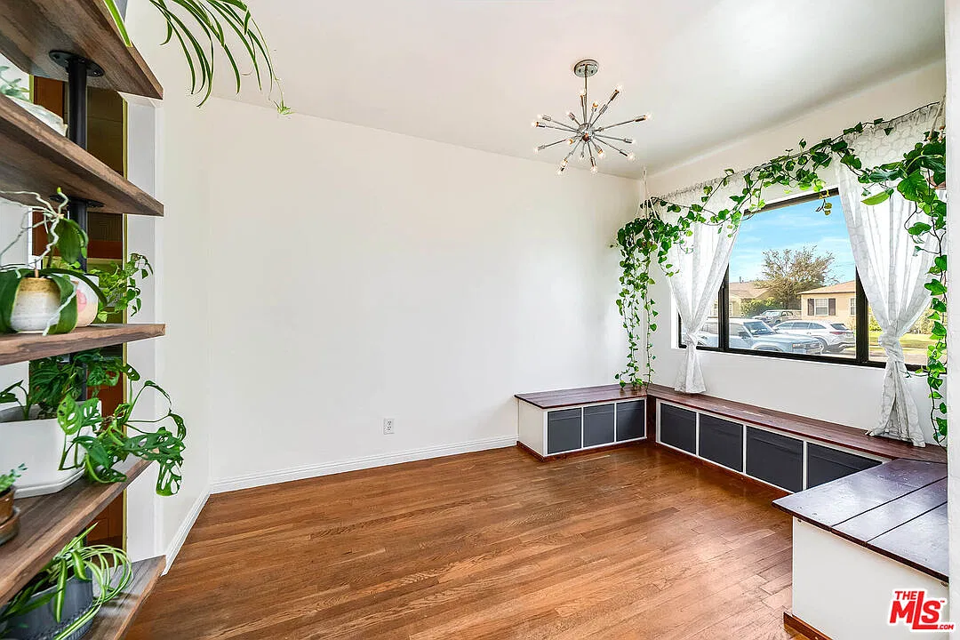 3 bed, 2.0 bath, 1335 sqft, $5,495 — Photo 3