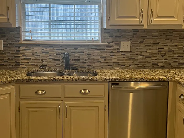 2319 Stoney Creek Dr — Photo 6