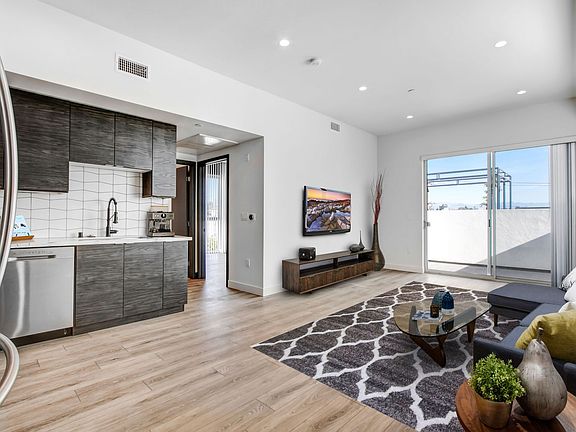 3rd image of 3355 Overland Ave #309