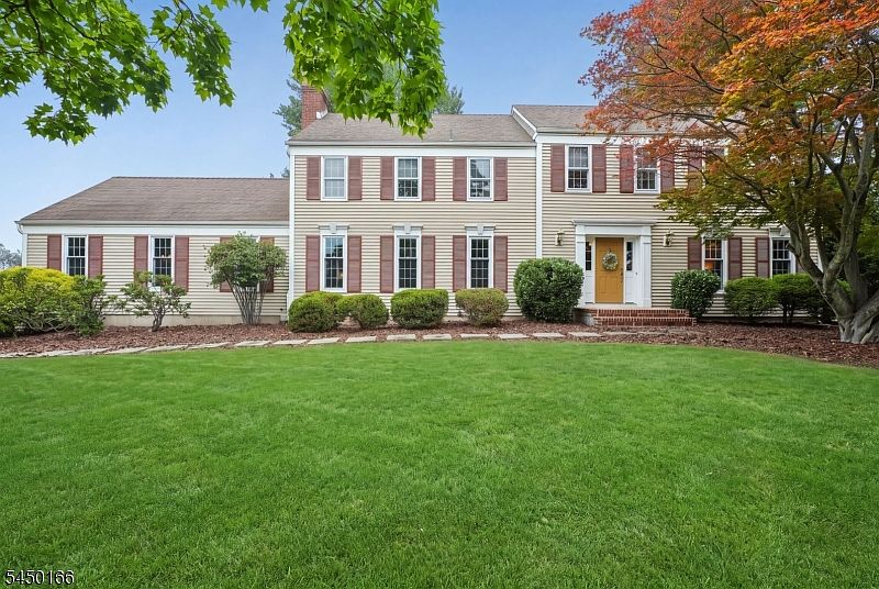 1st image of 10 Sunnyfield Dr