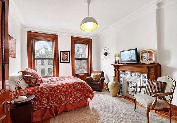 4th image of 228 Lincoln Pl #2