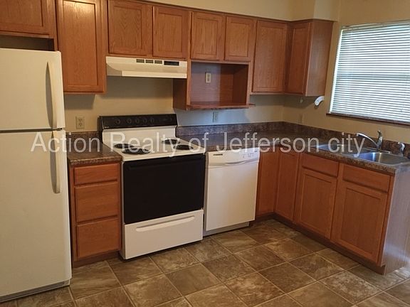 2nd image of 1119 Charm Villa Dr APT 3