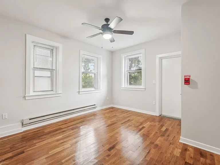The Netherlands Apartments — Photo 26
