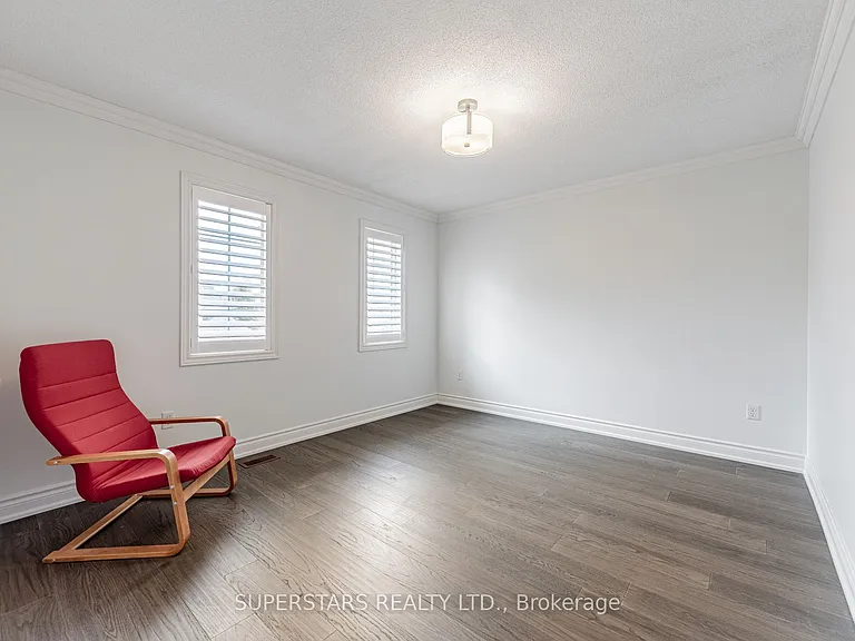 71 Landsdown Cres — Photo 18