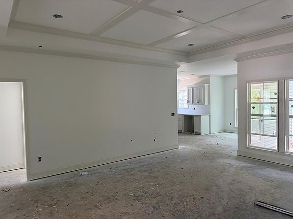 2nd image of 39 Sloans Village Way SE